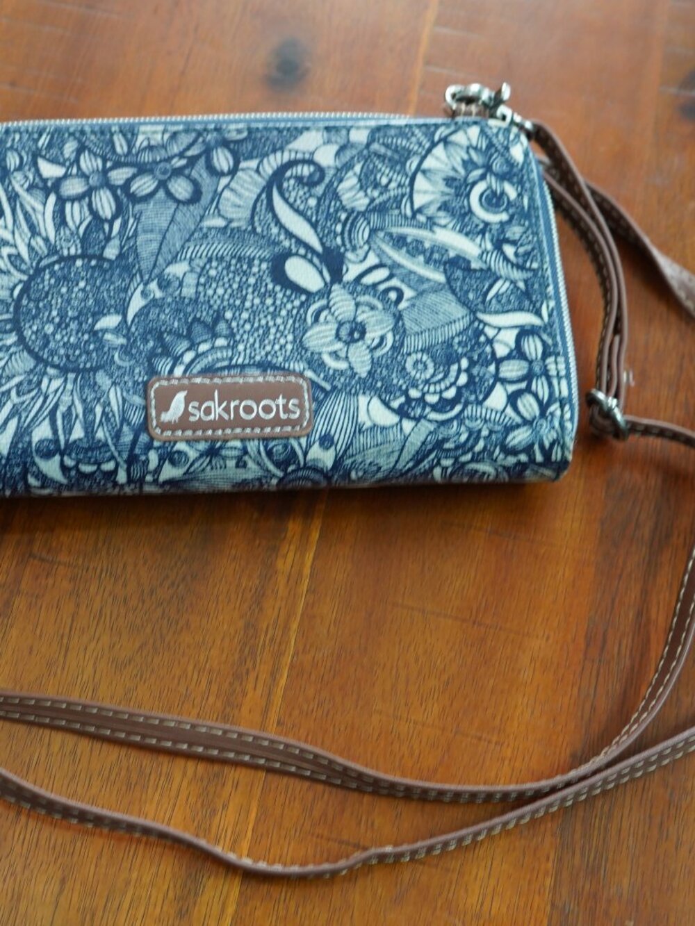 Sakroots Crossbody/Wrist Wallet